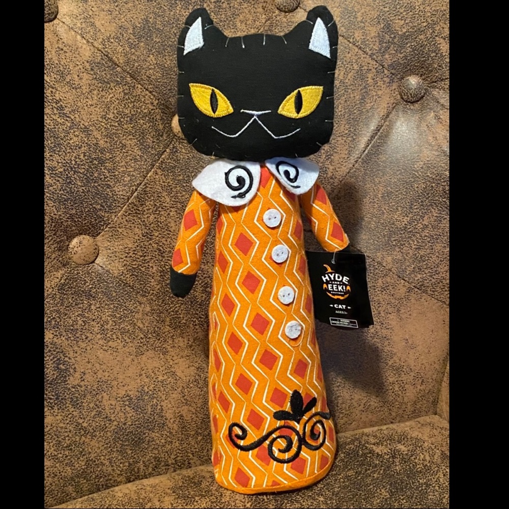 Hyde and Eek shelf-sitter Halloween fabric Cat